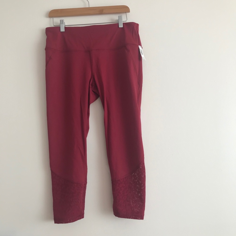 BRAND NEW Victoria Secret Crop Leggings Maroon L